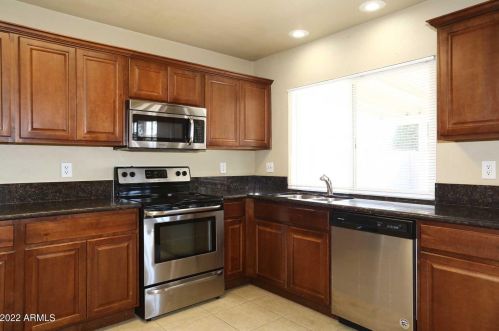 3763 Crocus Dr, Phoenix AZ 85032-5420 exterior