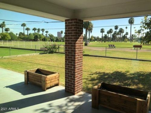 845 Edgemont Ave, Phoenix AZ 85035-1716 exterior