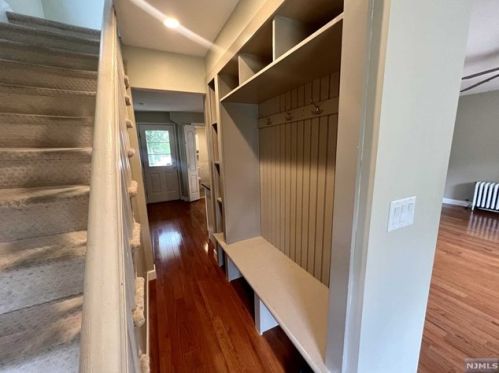 186 6th St, Cresskill NJ  07626-2045 exterior