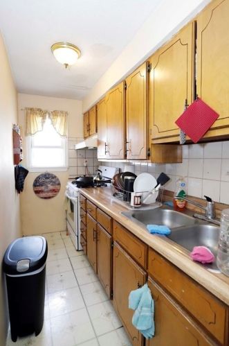 10 Viall St, New Bedford MA 02744-2505 exterior