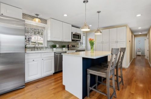 277 Haverhill St, North Reading MA 01864-1452 exterior