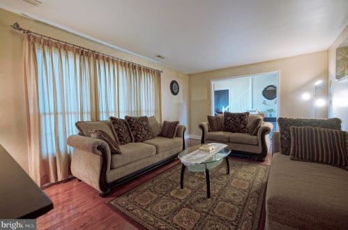 239 Hampshire Dr, West Deptford NJ 08096-4206 exterior