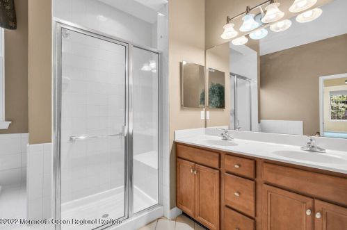 33 Crooked Stick Rd, Jackson Twp NJ 08527-4032 exterior