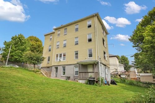 9 Lund St, Worcester MA 01607-1117 exterior