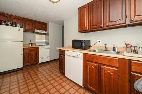 195 Billings Rd, Quincy MA 02171-2404 exterior