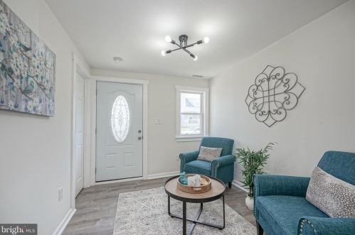 7 1st Ave, West Deptford, NJ 08051-1628