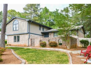 5229 Waterford Dr, Atlanta, GA 30338-3141