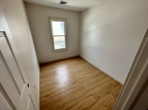 20 Campbell Ave, Belleville NJ 07109-2362 exterior