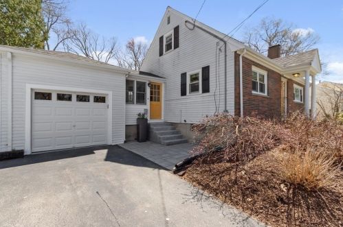 159 Belmont St, Weymouth, MA 02188-1207