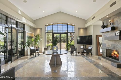 2 Biltmore Est, Phoenix AZ  85016-2853 exterior