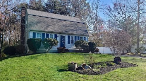 88 Kathleen Dr, Plymouth, MA 02360-1635
