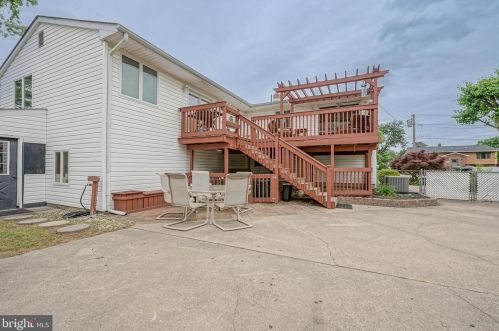 431 Meadowcroft Rd, West Deptford NJ 08096-4007 exterior