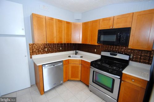 227 High St, Burlington NJ  08016-4409 exterior