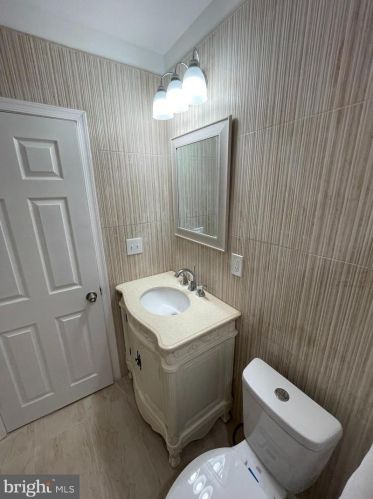 5818 Camac St, Philadelphia PA  19141-4123 exterior