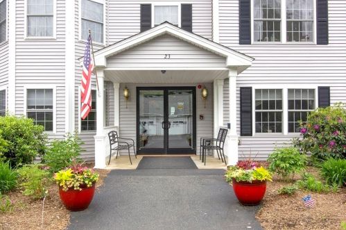 23 Green Leaves Dr, Amherst, MA 01002-2647