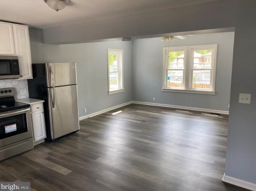 1055 Milton Ave, West Deptford NJ  08093-1731 exterior