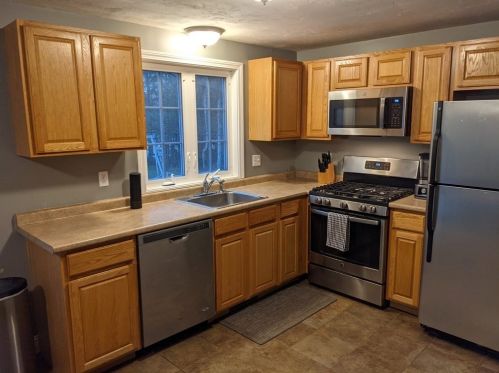 229 Little Sandy Pond Rd, Plymouth, MA 02360-7805