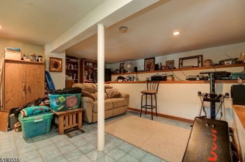 377 Skyline Lk Dr, Skyline Lakes NJ 07456-1953 exterior