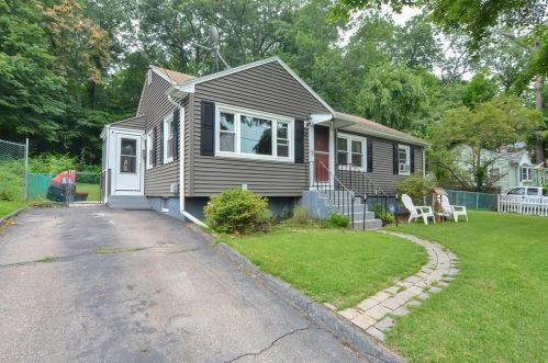 27 Winchester Ave, Worcester, MA 01603-1531