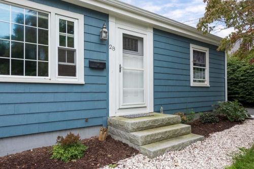 28 Hall St, Plymouth MA 02360-4122 exterior