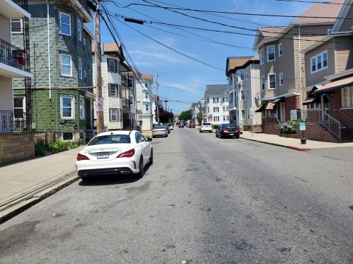 511 Front St, New Bedford MA 02744-2618 exterior