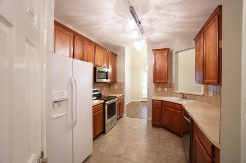 8609 Heather Ridge Dr, Plano TX  75024-7394 exterior