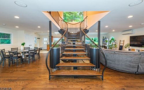 440 Stonetown Rd, Skyline Lakes NJ  07456-1200 exterior