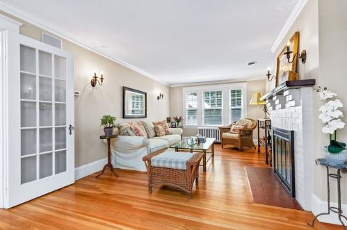 340 Ward St, Newton, MA 02459-1216