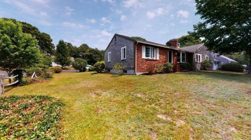 166 Union St, Yarmouth, MA 02664-4564