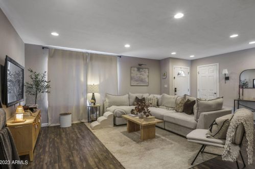 6822 43rd Pl, Phoenix AZ  85042-5218 exterior