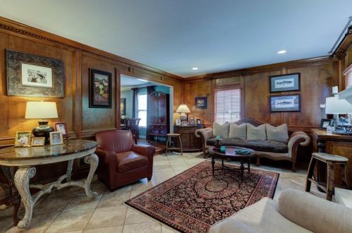 4815 Dunwoody Sta Dr, Atlanta GA 30338-4705 exterior