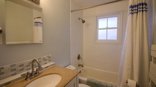 110 Farwell St, Newton MA 02460-1051 exterior