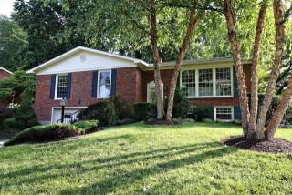 7404 Nottoway Cir, Louisville, KY 40214-3214