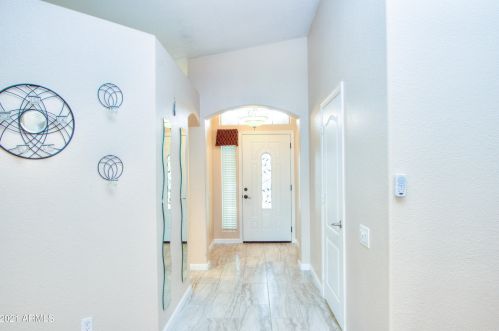 558 Bluefield Ave, Phoenix AZ  85023-6498 exterior