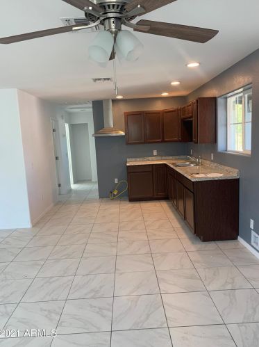 1332 Chambers St, Phoenix AZ 85040-4106 exterior