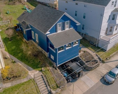 195 Barnaby St, Fall River MA 02720-3507 exterior