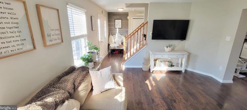 104 Talon Ln, West Deptford NJ 08093-2323 exterior