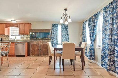 42 Raymond St, Fall River MA 02723-2823 exterior