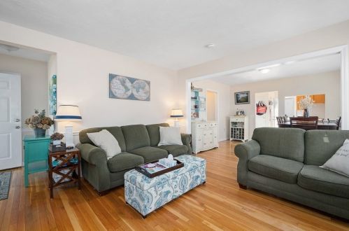 79 Hamden Cir, Quincy MA 02170-2101 exterior