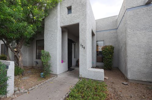 6230 33rd Ave, Phoenix AZ  85017-1400 exterior