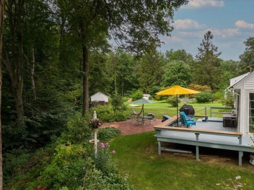 114 State St, Amherst, MA 01002-1117