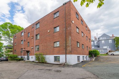 141 Commercial St, Braintree MA 02184-4327 exterior