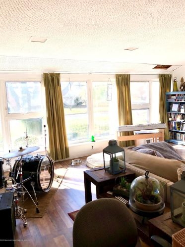 221 Queens Dr, Little Silver NJ 07739-1630 exterior