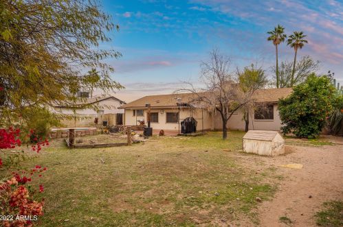 414 Behrend Dr, Phoenix AZ 85050-3992 exterior