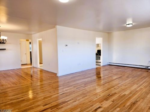 72 Newark Pl, Belleville NJ  07109-1916 exterior