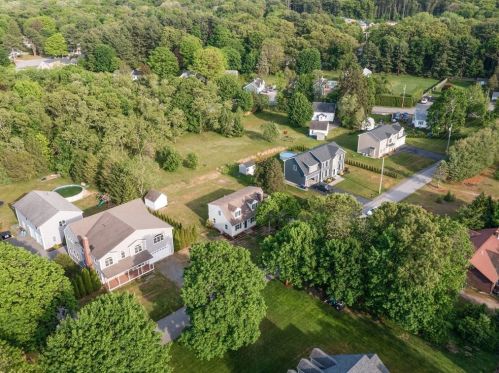 39 Riv St, Seekonk MA 02771-4706 exterior