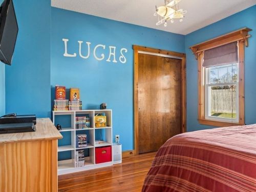 27 Anawan St, Taunton MA 02780-2952 exterior