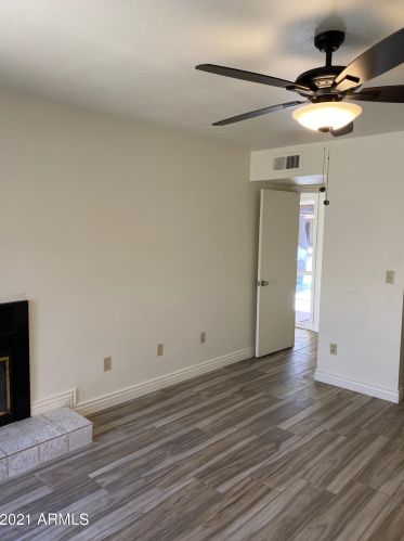 3830 Crittenden Ln, Phoenix AZ  85019-4012 exterior