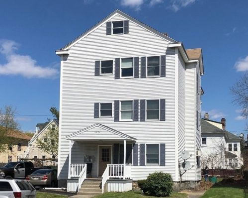 61 Houghton St, Worcester, MA 01604-3848