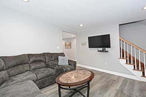 377 Main St, East Brookfield MA 01515-1703 exterior